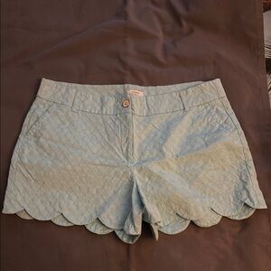 Elegant Scalloped Hem Quilted Shorts